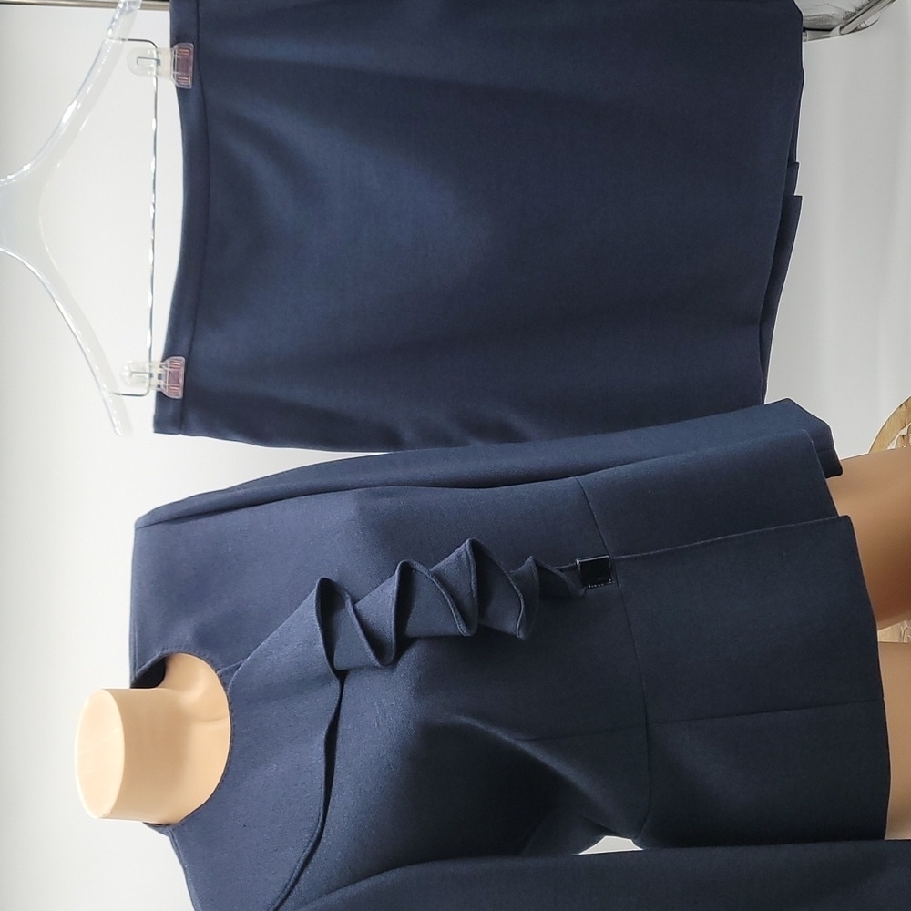 ANNE KLEIN SKIRT & JACKET BLUE SUIT w/LAYERED RUFFLE NECKLINE w/suit bag - Picture 4 of 17